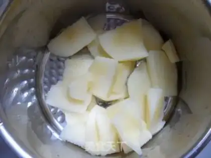 Make apple rice paste step 1