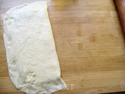 Make strawberry jam layer pie step 8