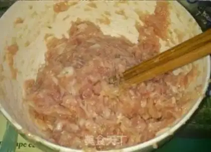 Make Pure meat wonton step 2