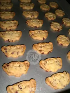 Make Carnation cake roll step 11