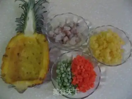 Make Pineapple shrimp fried rice step 1