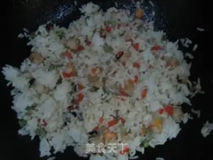 Make Pineapple shrimp fried rice step 4