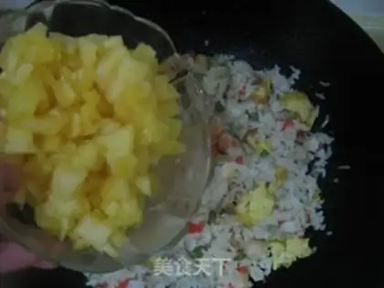 Make Pineapple shrimp fried rice step 6