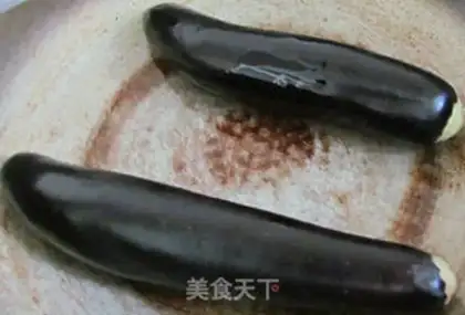 Make Roasted eggplants with tiger skin step 1