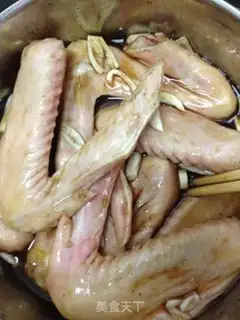 Make Garlic roasted chicken wings step 2