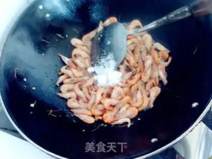 Make stir-fried river shrimp step 13