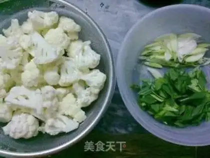 Make stir-fried Chaoshan meat roll with cauliflower step 0