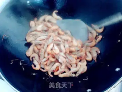 Make stir-fried river shrimp step 14