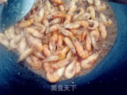 Make stir-fried river shrimp step 16