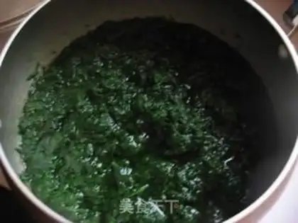 Make Aixiang flower roll step 0