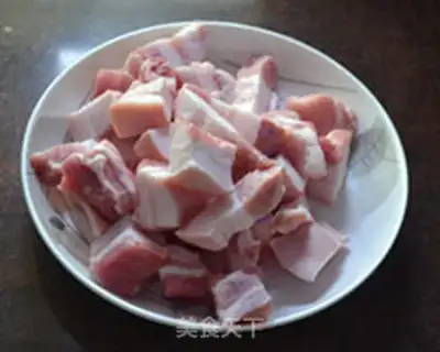 Make braised pork step 0