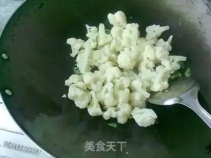 Make stir-fried Chaoshan meat roll with cauliflower step 6