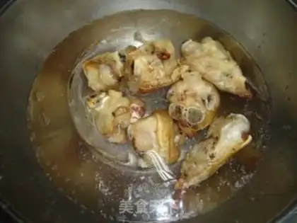 Make stewed pork knuckle step 2