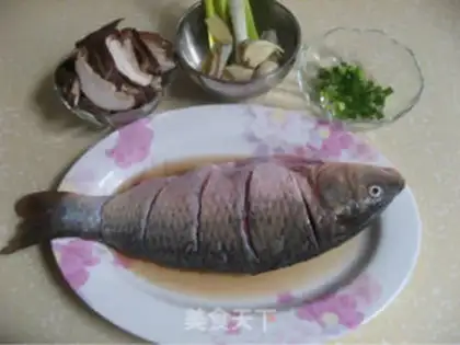 Make braised carp step 0