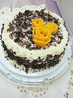 Make Chocolate decorated cake step 15
