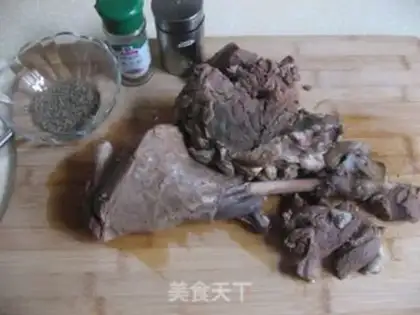 Make roast lamb leg step 1