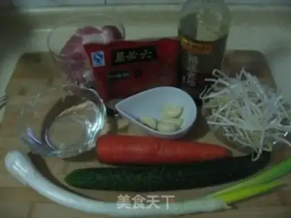 Make noodles with soy bean paste, Beijing step 0