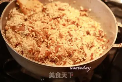 Make Dried squid oil rice step 1