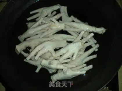 Make Red roasted chicken feet step 1