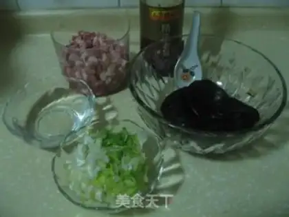 Make noodles with soy bean paste, Beijing step 2