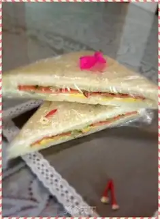 Make breakfast sandwiches step 4