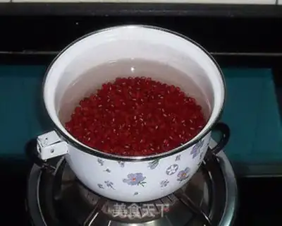 Make Jujube-scented red bean paste step 1