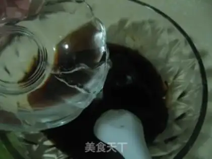 Make noodles with soy bean paste, Beijing step 4