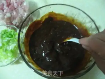 Make noodles with soy bean paste, Beijing step 5