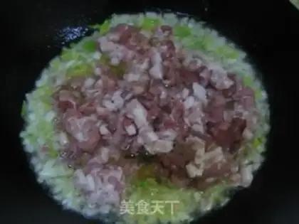 Make noodles with soy bean paste, Beijing step 7