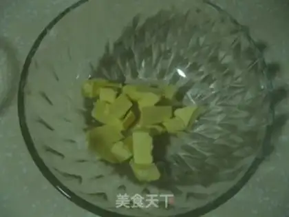 Make Golden shredded coconut balls step 0