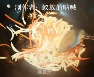 Make stir-fried shredded pork with mushroom step 5
