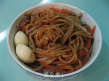 Make noodles with soy bean paste, Beijing step 13