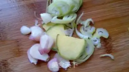 Make Chinese cabbage and frozen tofu step 3
