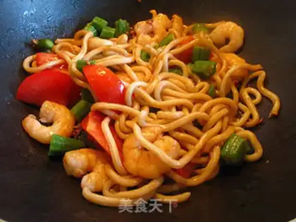 Make stir-fried udon with shrimp okra step 9