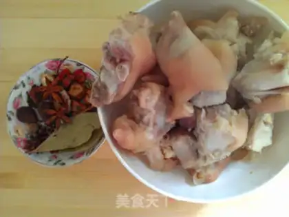 Make Braised pork knuckles step 0