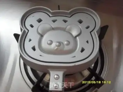 Make Bear waffles step 4