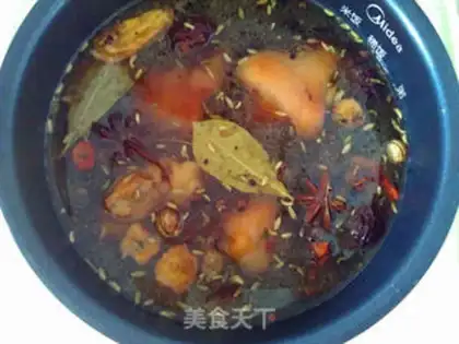 Make Braised pork knuckles step 5
