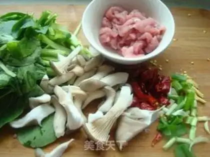 Make fried rice noodles step 1