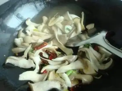 Make fried rice noodles step 3