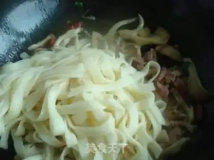 Make fried rice noodles step 5