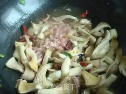 Make fried rice noodles step 6