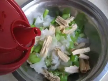 Make Celery, tofu, bamboo, mixed with tremella step 4