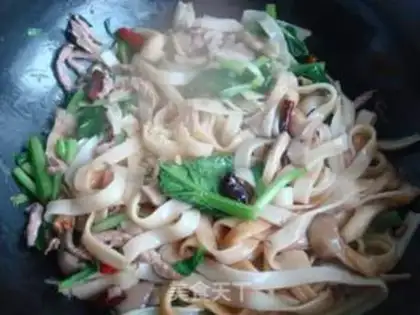 Make fried rice noodles step 8