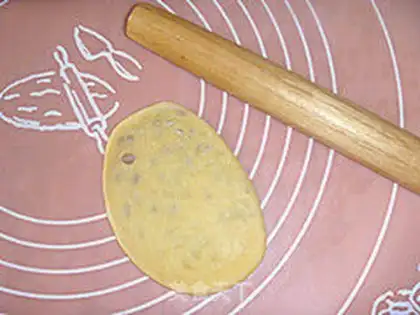 Make wolfberry nut toast step 11