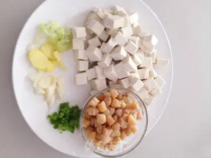 Make Scallop and tofu soup step 0