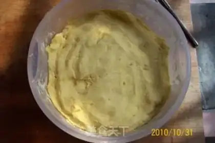 Make Stewed potatoes with beef brisket in curry step 1