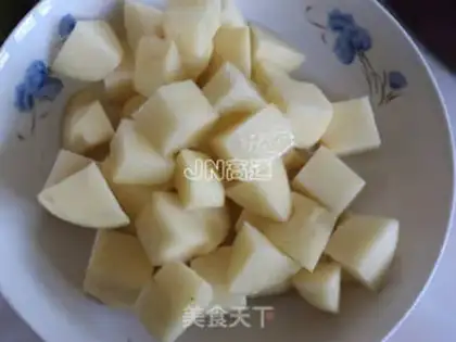 Make Maotai-flavored three delicacies step 3