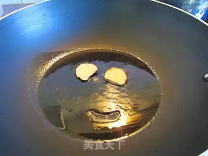 Make Stewed potatoes with beef brisket in curry step 3