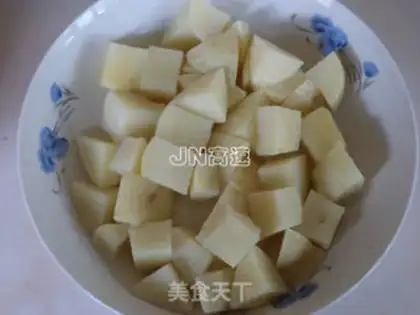 Make Maotai-flavored three delicacies step 5