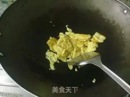 Make Fried rice with cabbage, shrimp and egg step 3